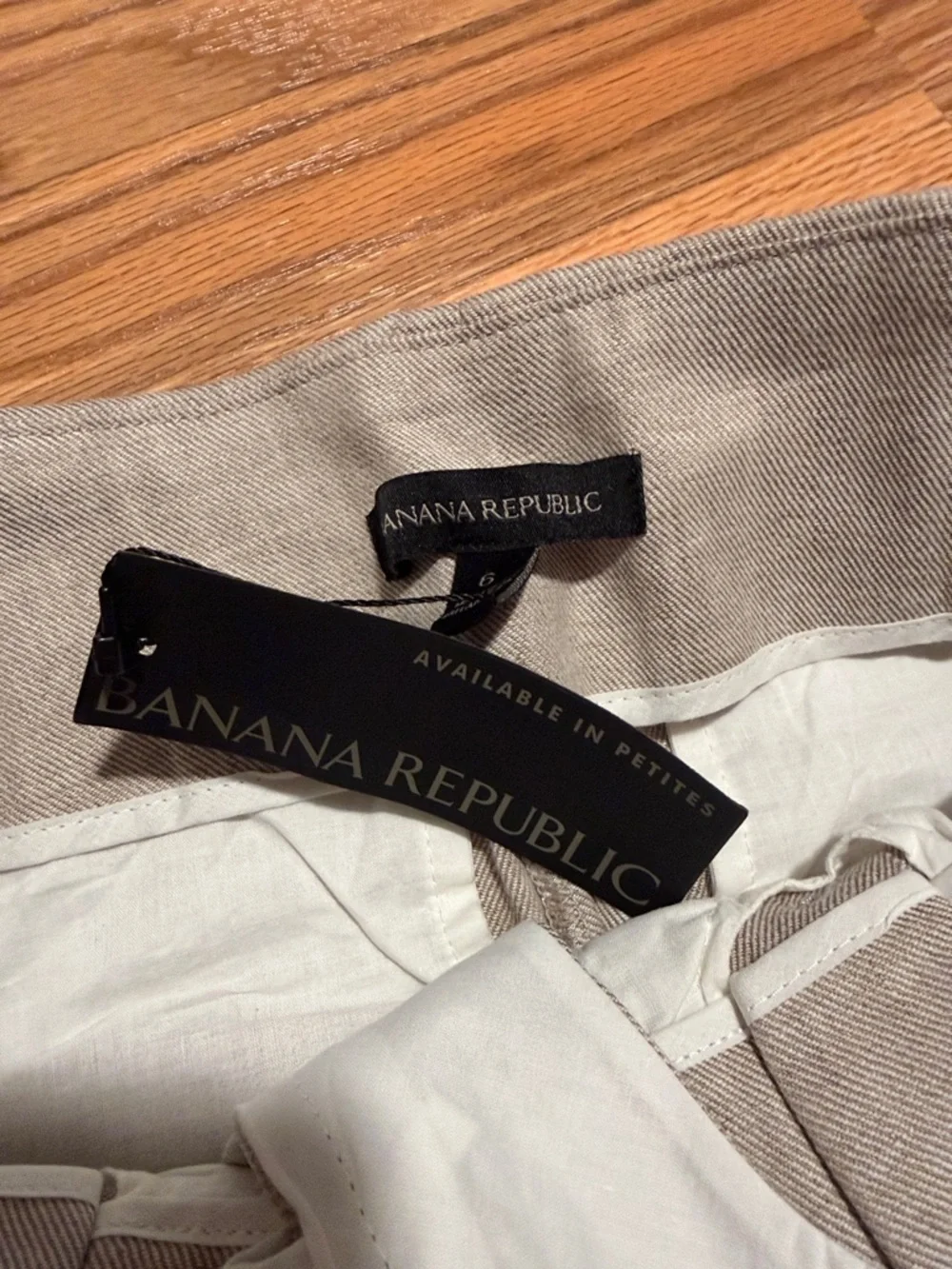 Banana Republic Light Gray linen cotton blend Wide-Leg Pleated trouser Pants 6
